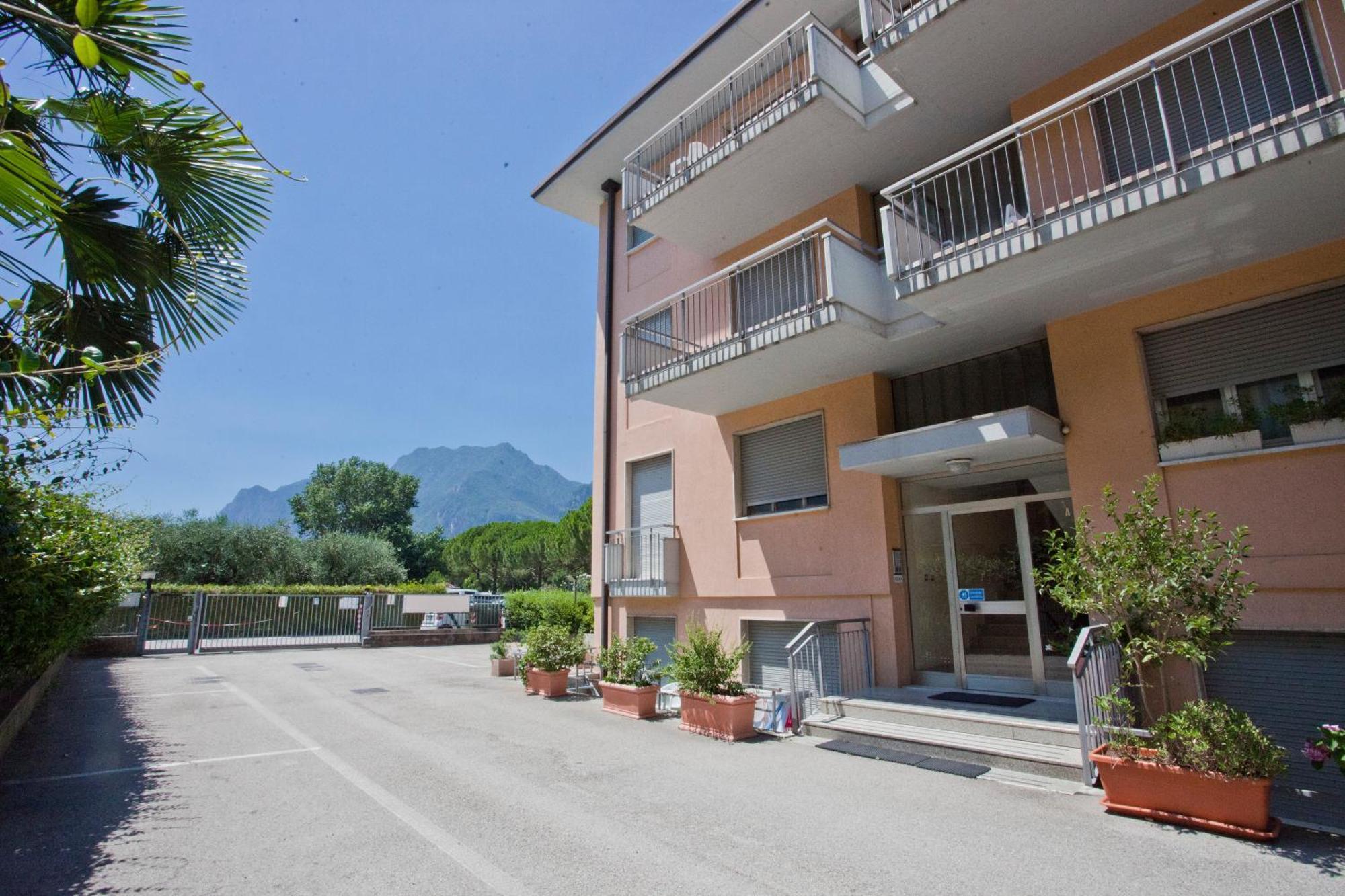 La Casa Di Lavinia Lägenhet Torbole Sul Garda Exteriör bild
